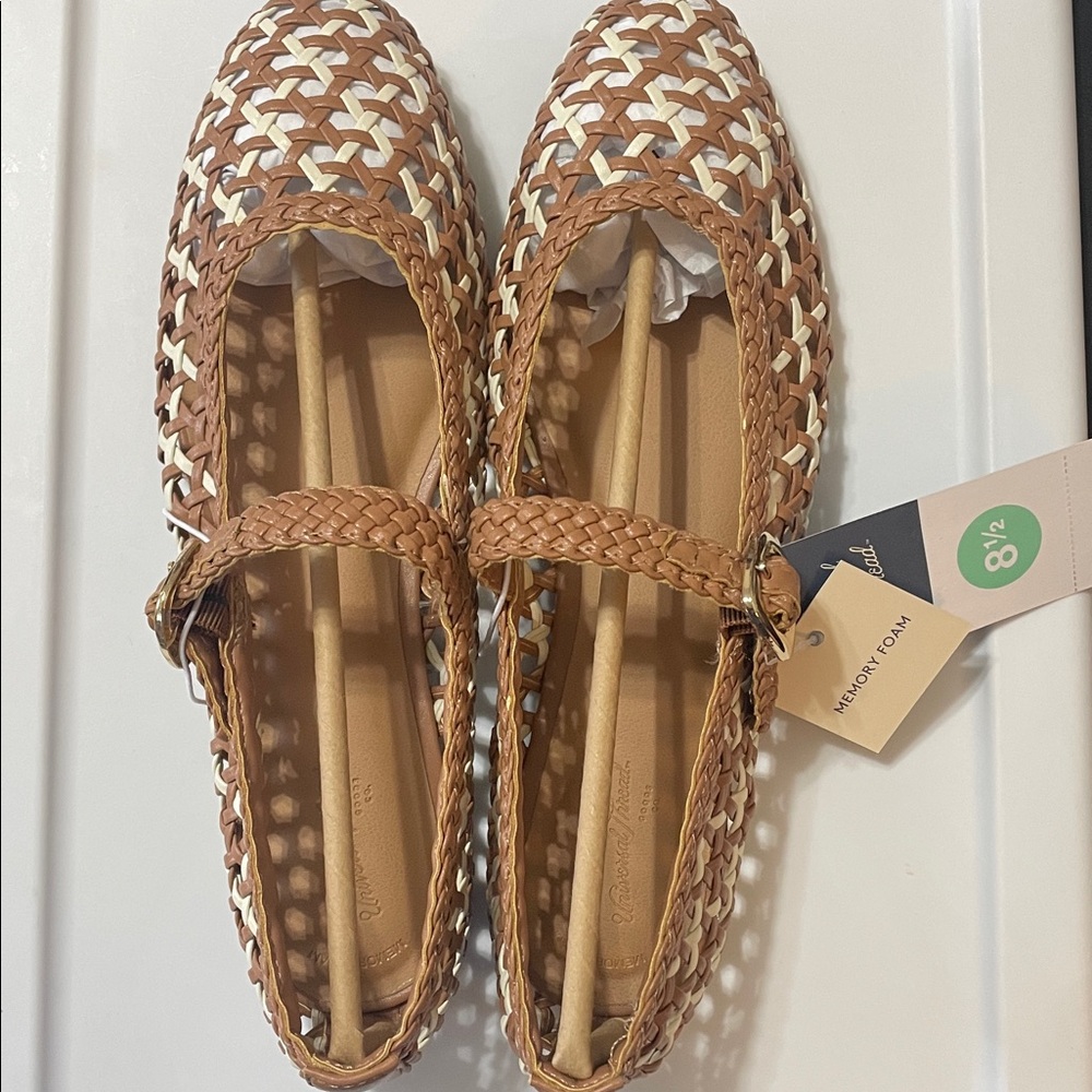 Universal Thread Woven Royce Flats in Cognac and Cream, Memory Foam NWT Sz. 8.5